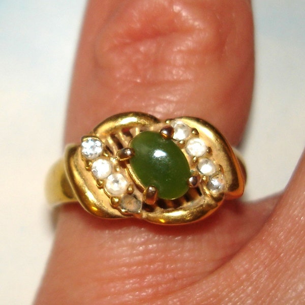 vintage oval jade cabochon and faceted faux diamond gold metal ring size 5.5 unisex womens mens nonbinary rhinestone cubic zirconia gems