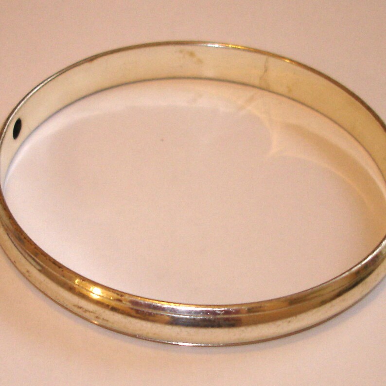 vintage simple silver tone metal upper or lower arm layering bangle stacking bracelet thin cuff unisex mens classic jewelry nonbinary women