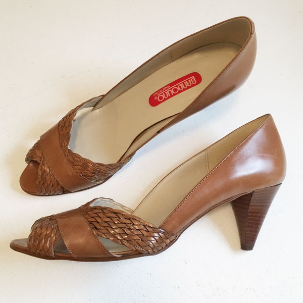 vintage Bandolino made in Italy braided light brown leather peep toe stacked heel pumps 8 - 8.5 N retro Italian high quality womens heels