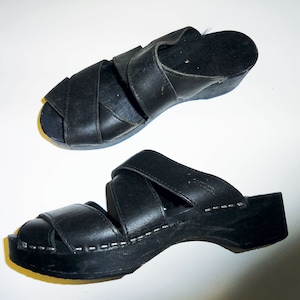 vintage 1990s CHILIS black leather strappy clog sandals size 38 US 7.5 made in Denmark wooden sole slip on 90s peep toe slides Danish clogs image 1