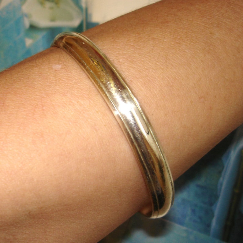 vintage simple silver tone metal upper or lower arm layering bangle stacking bracelet thin cuff unisex mens classic jewelry nonbinary women