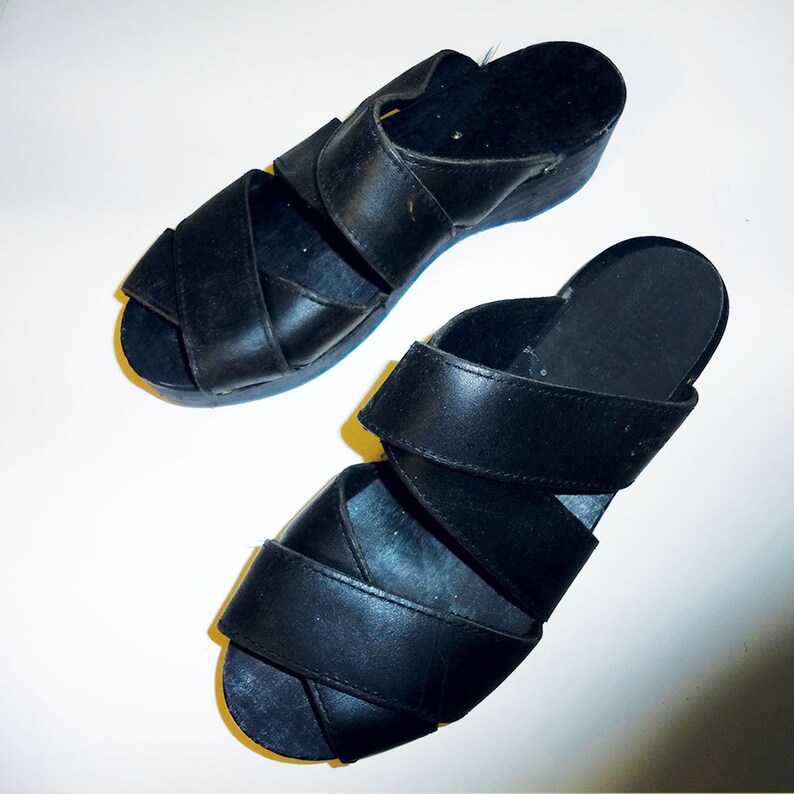 vintage 1990s CHILIS black leather strappy clog sandals size 38 US 7.5 made in Denmark wooden sole slip on 90s peep toe slides Danish clogs image 8