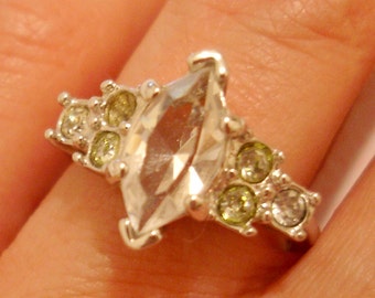 art deco style vintage pale green and crystal clear faceted gemstones silver tone metal multi-stone setting cocktail ring size 7.25