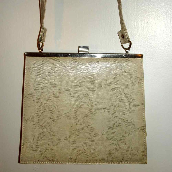 vintage lacy faux snake skin pattern creamy beige flat compact clutch handbag with long over the shoulder strap lightweight retro purse