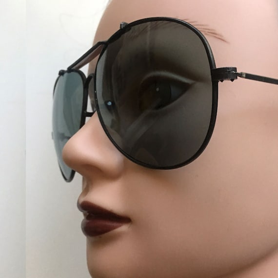 Vintage Black Metal Aviator Dark Lens Sunglasses Wire Arm