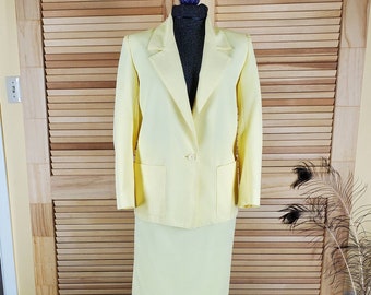 Lilli Ann yellow jacket and skirt suit Size small to medium chest 42in. waist 28 to 30in.