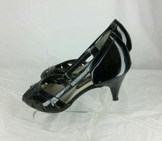 black patent kitten heel shoes