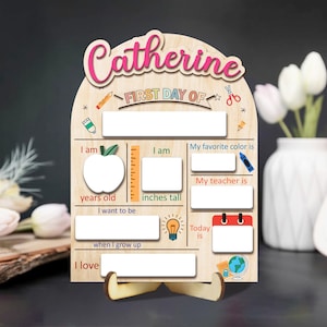 Letrero personalizado para el primer día de clases, letrero reutilizable para el regreso a clases, letrero para el primer día de clases de jardín de infantes, tablero para fotos del primer día de clases. imagen 1
