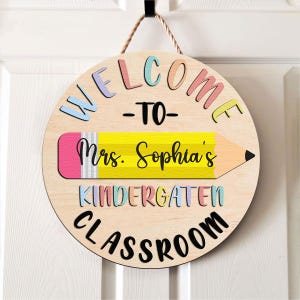 Letrero 3D personalizado para puerta de aula, colgador de puerta para aula, colgador de lápiz, letrero personalizado con el nombre del profesor, decoración para el aula, letrero de bienvenida