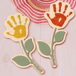 Signe personnalisé de fleur d'empreinte de main de fête des mères, signe d'empreinte de main de première fête des mères bricolage, cadeaux de fête des mères de nouvelle maman des enfants, cadeau pour maman