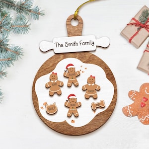 Personalisierte Lebkuchenfamilie Weihnachtsverzierung, individuelle Familienverzierung, individuelle Kekse Familienverzierung, Familienandenken aus Holz