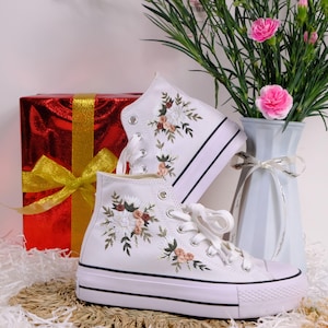 Embroidered converse/ Converse Flower Embroidery / Bridal Converse/ Custom Converse Chuck Taylor 1970s Embroidery Logo/ Wedding Converse LP