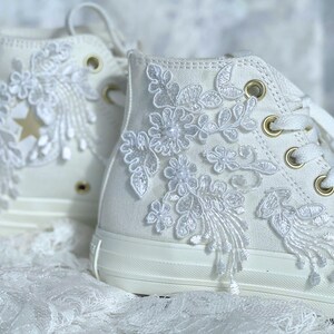 Custom Wedding shoes/ White Flowers Pearls Sneakers for Bride/ Lace Wedding Reception Shoes/Personalized Bridal Sneaker LL