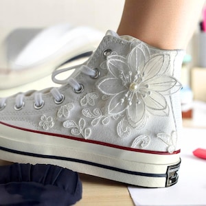 Bridal Converse, White Floral Lace Converse, Pearl Bridal Shoes, Custom Embroidered Wedding Sneakers, Chic Bride Accessories LL