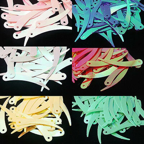 130 Loose 32mm Long Curved Feather Teardrop Plastic Sequins Charms with Hole