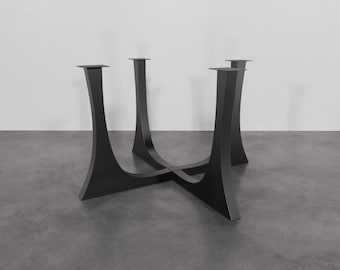Base per tavolo rotondo in acciaio fatta a mano: design industriale moderno