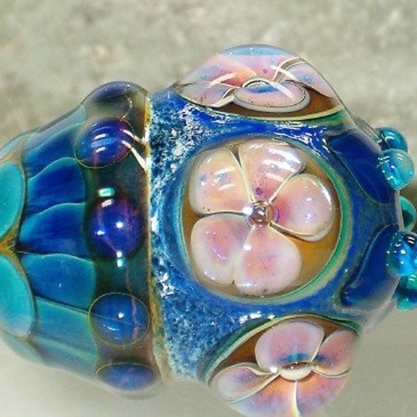 blue flowerbead with psyche and kronos, handmade glassbead SRA