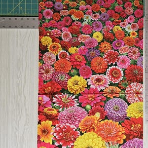 Tela con estampado floral de amapolas, color rojo, de algodón para patchwork, Timeless Treasures, cortada a medida, cortes continuos. Zinnias