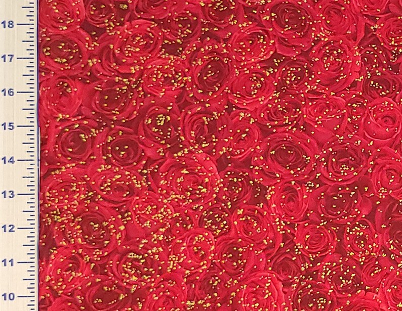 Tela con estampado floral de amapolas, color rojo, de algodón para patchwork, Timeless Treasures, cortada a medida, cortes continuos. Roses Metallic Fleck