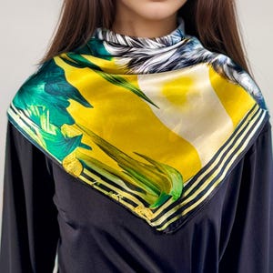 Foulard Carré AKÅSA Biarritz - Signe De L'Oie Des Neiges, 66cm, Satin Polyester
