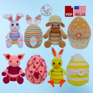 Può includere: Una collezione di articoli pasquali all'uncinetto fatti a mano, tra cui coniglietti, pulcini, un maialino e uova decorative. Gli articoli sono in vari colori, con il testo "PDF ENGLISH" e un'icona della bandiera americana.