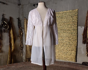 1960s Vintage Chiffon & Lace Dressing Gown Nightie. Size S/M