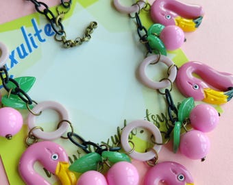 ¡Collar de flamencos rosas! Novedad de imitación de baquelita - Luxulite Vintage de inspiración tropical de los años 40 y 50.