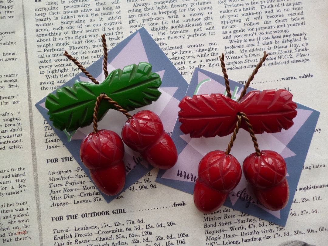 Mini Log Lady Brooch Acorns 1940s 50s Bakelite Fakelite Style Etsy