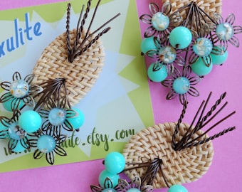 Spilla e orecchini con bouquet di fiori in stile vintage "Dainty Confetti" di Luxulite
