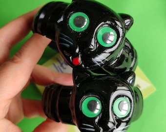 Googly green eyes Cat Bangle!  Vintage-inspired bakelite fakelite Halloween cat wide or standard fit bangle- 1940's 50's style by Luxulite
