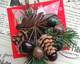 Festive Forest! Luxulite brown and green novelty Christmas pine cones and sprigs Winter berries brooch - vintage bakelite inspired fakelite