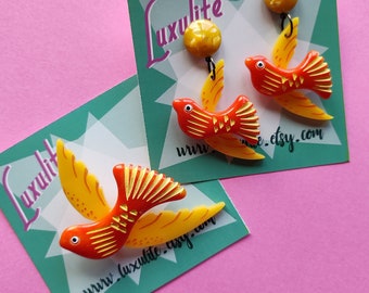 New! Honeycomb yellow and orange vintage inspired Bird brooch and earrings by Luxulite - 1940s 50s bakelite fakelite style