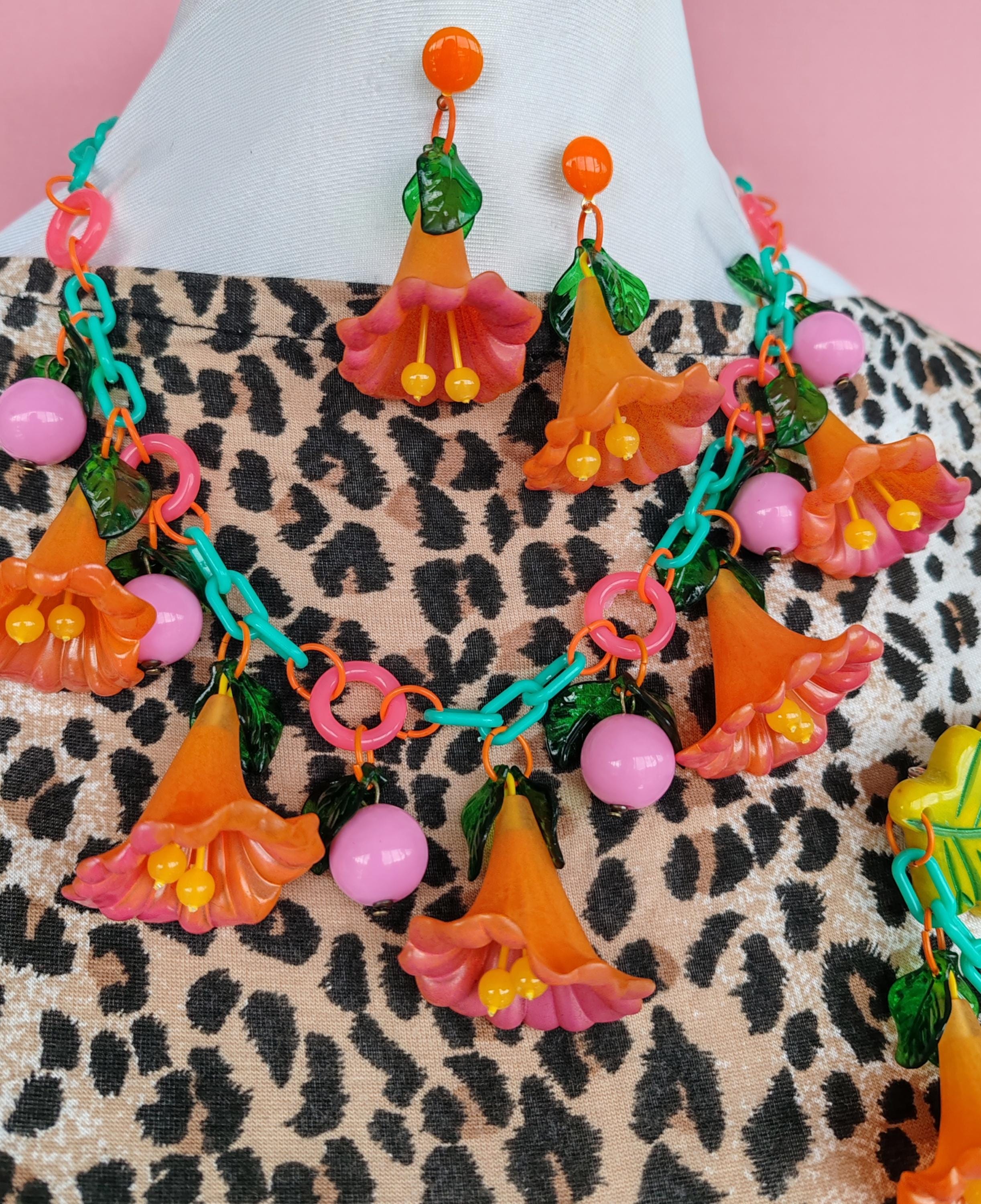 フラワーデコ Tropic Wonder - Vintage Inspired Exotic Flowers Necklace - Brooch