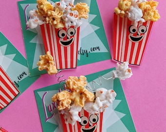 Brosche - Poppin' popcorn! Handgefertigte Filmabend Brosche aus den 40er 50er Jahren von Luxulite