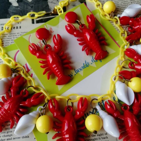 Lucky Lobsters! - Yellow Beachcomber 50s vintage style lobster and shells necklace handmade by Luxulite