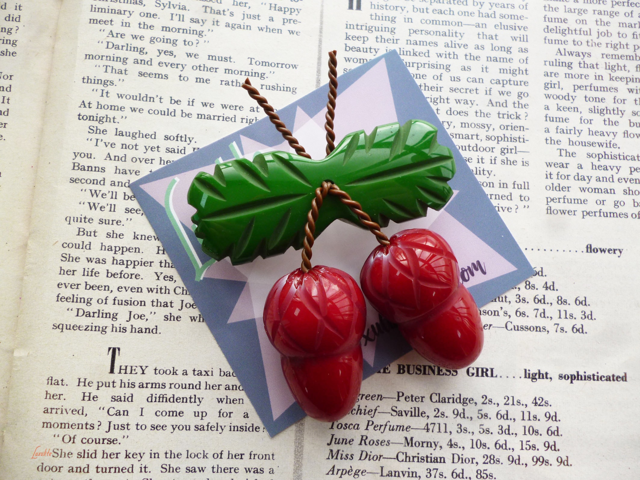 Mini Log Lady Brooch Acorns 1940s 50s Bakelite Fakelite Style Etsy