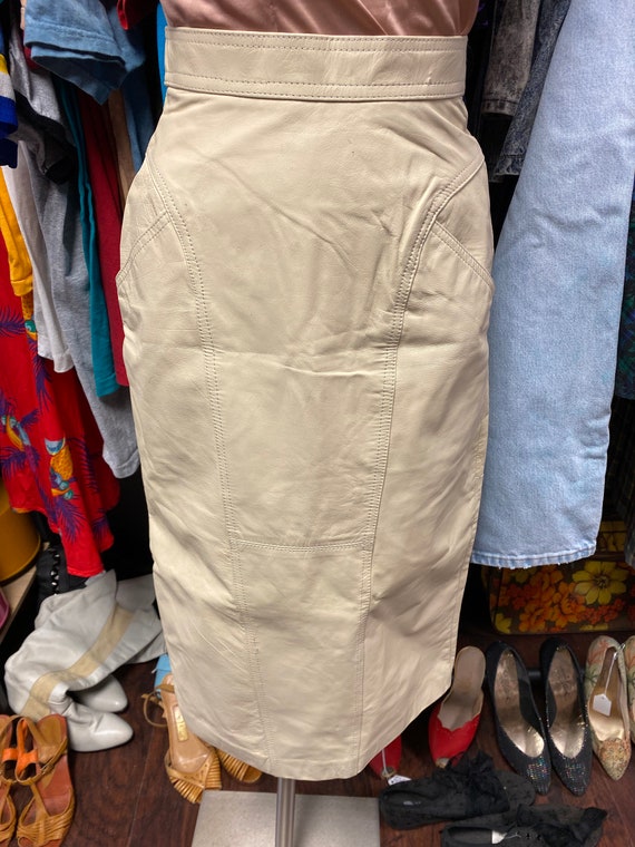 VTG 80s Wilson’s Cream Leather Skirt