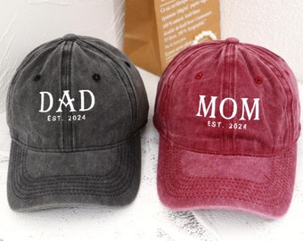 Embroidered Mom Dad Baseball Cap | Personalized Date | Ideal for Pregnancy Announcement, New Parent Gift | Mothers Day, Birthday Gift