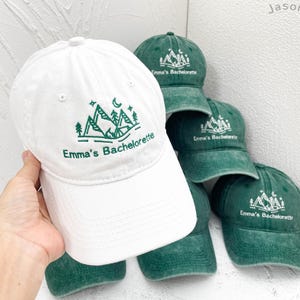 Bestickter Camp Bachelorette Hut | Personalisierte Junggesellinnenparty Hüte | Brautparty Geschenke | Brautparty Geschenk | Brautjungfer Geschenke