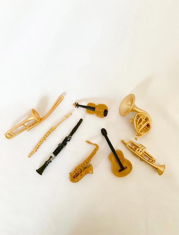 Montessori Musical Instruments Figurines | Set of 8 Realistic Mini Plastic Instruments | Sensory Educational Game for Ages 3 and Up