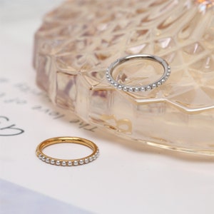 16G Pearls Surgical Steel Seamless Hinged Segment Cute Septum Clicker Ring Conch Piercing Jewelry Cartilage Nose Ring Helix Piercing Jewelry