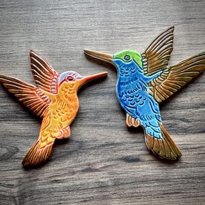 Handgjord unik exotisk kolibrimosaikform i två storlekar