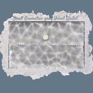 Petit portefeuille géométrique en velours gris fait main pour pièces de monnaie, cartes, clé spéciale, design chic