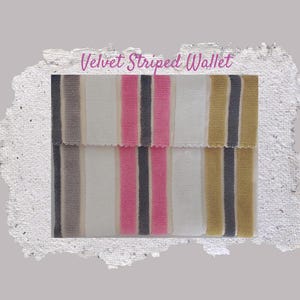 Samt Brieftasche mit gestreifter Textur Trendy und einzigartige Brieftasche in Weiß, Rosa, Grau und Gold, stilvolles Design für Frauen