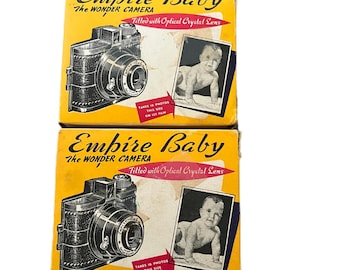 Macchina fotografica giocattolo vintage MCM "Empire Baby The Wonder Camera" in plastica con istruzioni e scatola originale. A TE LA SCELTA!