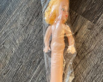 Vintage 1993 Darice Cover Girl craft doll. 10” Toliet tissue Doll. New old stock!