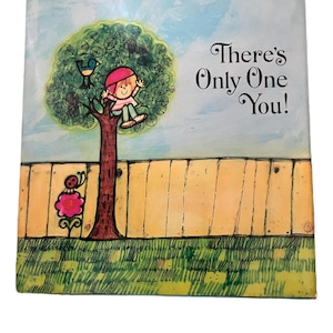1970 年ヴィンテージの Hallmark ブック。「There is Only One You」ハードカバー。中古品として良好な状態。