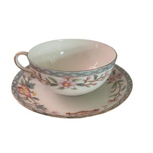 Vintage Antique Noritake Nippon “Berkeley” tea cup and saucer set! Good pre owned unused set!