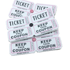10 Weiße perforierte durchbrochene Tickets.  Spielkarten. Karneval-Eintrittskarten.  So eine coole Variante der Fun-Karten.