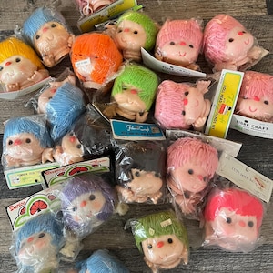 Testa e mani di bambola vintage Darice, marchio Fibre Craft. Tutti Frutti "Mitzy" come facce da torta di fragole. 4-4 1/2" A VOI LA SCELTA!